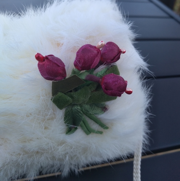 * HOST PICK * Vintage Child's White Faux Fur Muff, Red Flower Accents, H… - Picture 8 of 10